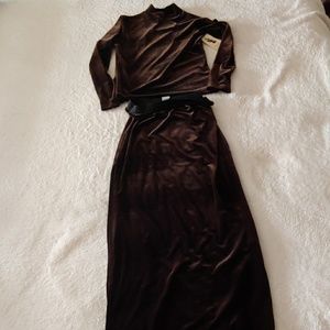 2 piece dark brown long sleeve top a long skirt